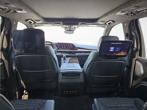 Used 2023 Cadillac Escalade Sport Platinum w/ LPO, ONYX Package AWD/4WD image 14