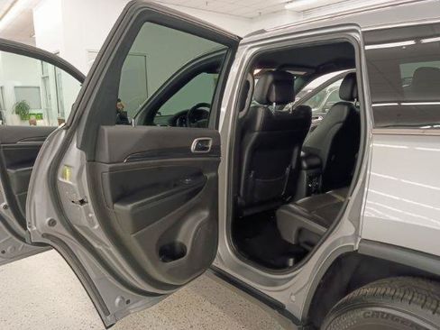 Used 2019 Jeep Grand Cherokee Limited AWD/4WD image 10