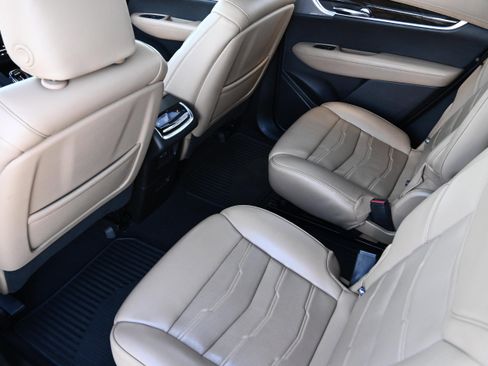 Used 2021 Cadillac XT6 Premium Luxury w/ Platinum Package image 9