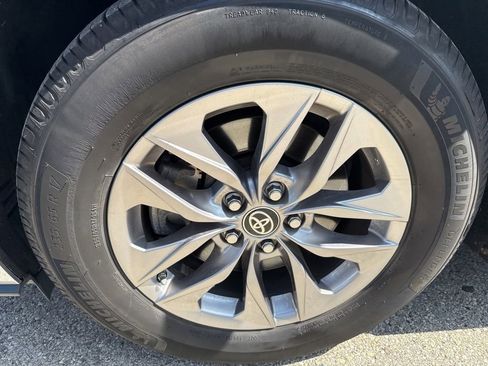 Used 2021 Toyota Sienna LE FWD image 13