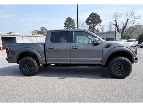 Used 2017 Ford F150 Raptor w/ Equipment Group 802A Luxury image 4
