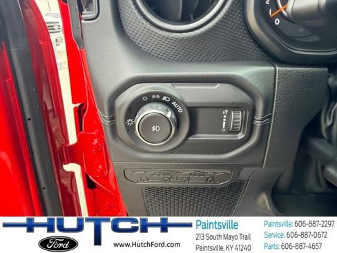 Used 2026 Jeep Wrangler Unlimited Rubicon AWD/4WD image 34