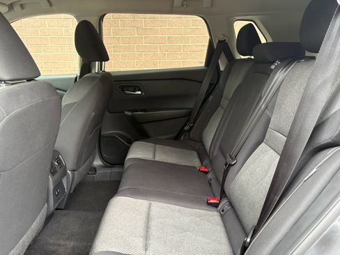 Used 2024 Nissan Rogue SV AWD/4WD image 16