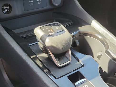 Certified 2025 Nissan Rogue SV FWD image 33