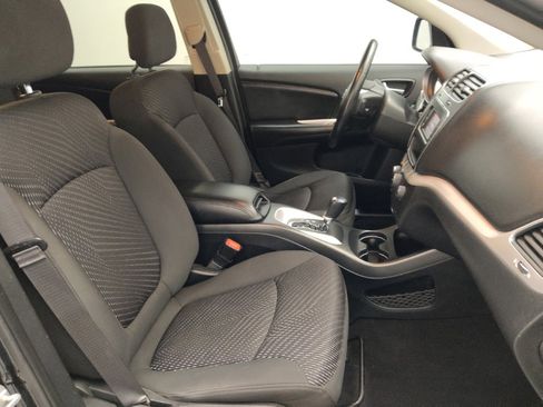 Used 2018 Dodge Journey SE w/ Connectivity Group FWD image 21
