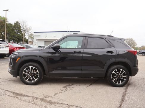Used 2025 Chevrolet TrailBlazer LT AWD/4WD image 5