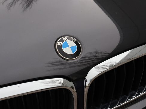 Used 2017 BMW 530i xDrive image 2