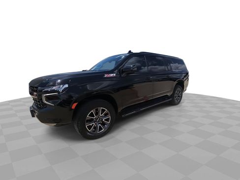Used 2024 Chevrolet Suburban Z71 w/ Luxury Package AWD/4WD image 4