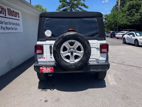 Used 2018 Jeep Wrangler Unlimited Sport S image 6