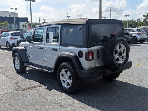 Used 2022 Jeep Wrangler Unlimited Sport AWD/4WD image 8