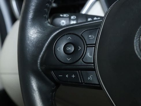 Used 2023 Toyota Corolla Cross XLE AWD/4WD image 22