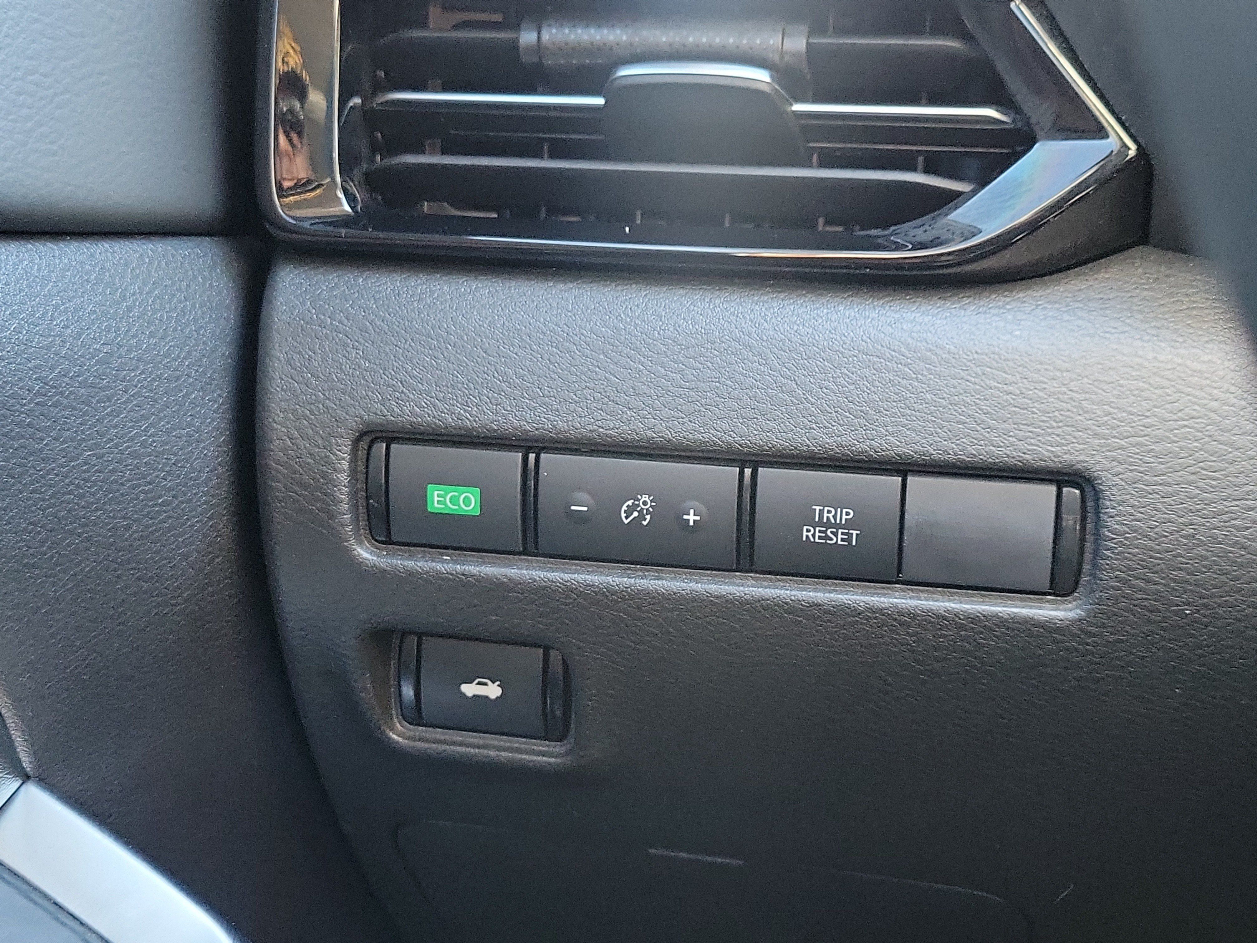 Used 2025 Nissan Sentra SR w/ Midnight Edition FWD image 23