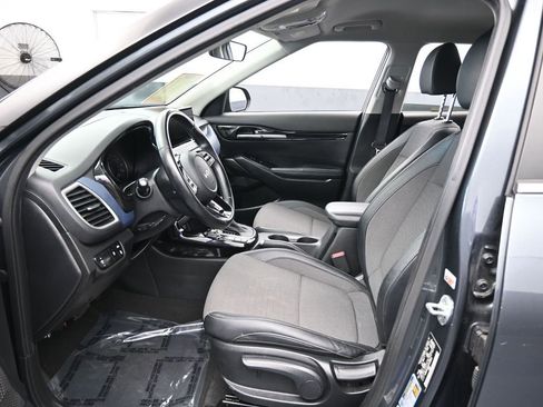 Used 2023 Kia Seltos S w/ Navigation Package image 11