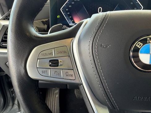 Used 2024 BMW X7 xDrive40i w/ Premium Package image 15