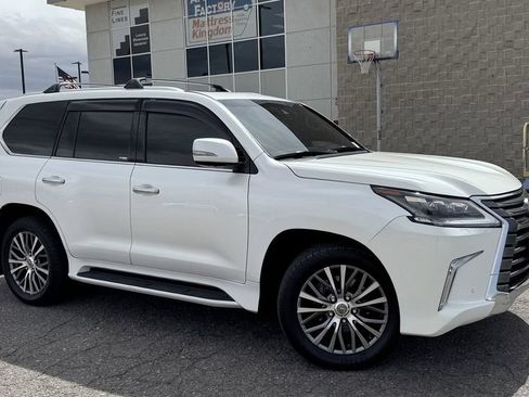 Used 2018 Lexus LX 570 4WD image 2