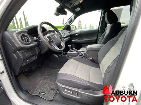 Used 2023 Toyota Tacoma TRD Off-Road w/ Technology Package AWD/4WD image 30