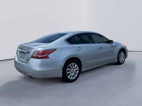Used 2013 Nissan Altima 2.5 S FWD image 3