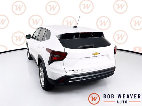 Used 2024 Chevrolet Trax LS w/ LS Convenience Package FWD image 6