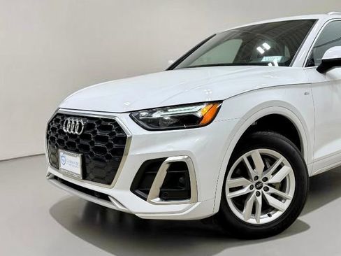 Used 2024 Audi Q5 2.0T Premium w/ Convenience Package AWD/4WD image 3
