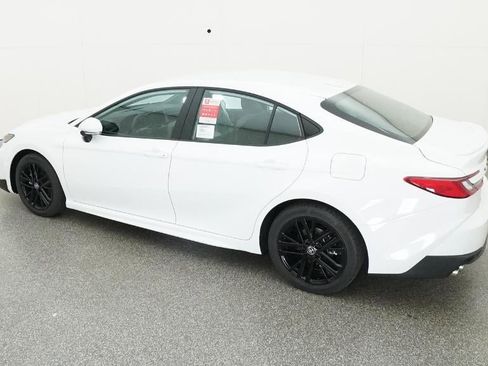 New 2026 Toyota Camry SE image 4