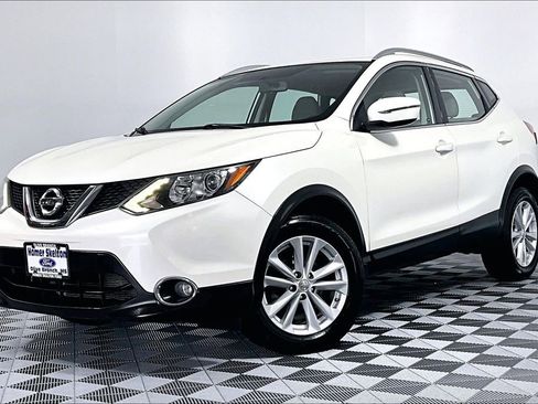 Used 2018 Nissan Rogue Sport SV w/ SV All-Weather Package AWD/4WD image 2