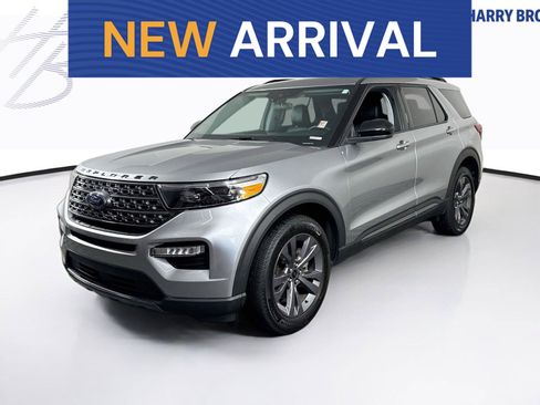 Used 2024 Ford Explorer XLT w/ Equipment Group 202A AWD/4WD image 1