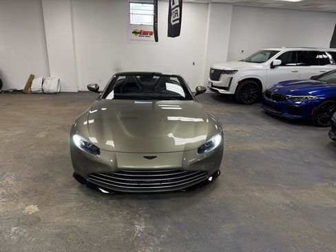 Used 2023 Aston Martin V8 Vantage Roadster image 4