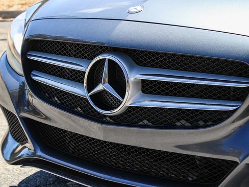 Used 2015 Mercedes-Benz C 300 Sedan image 5