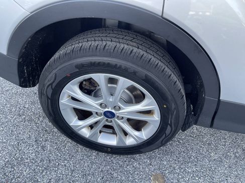 Used 2017 Ford Escape SE AWD/4WD image 28