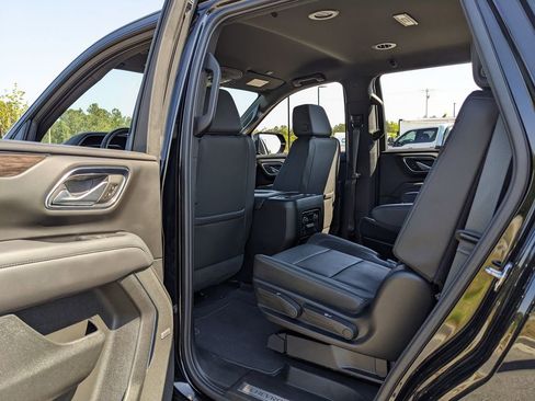 Used 2024 Chevrolet Tahoe Z71 w/ Luxury Package AWD/4WD image 42