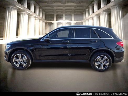 Used 2019 Mercedes-Benz GLC 300 4MATIC image 7