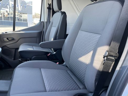New 2026 Ford Transit 250 148 Medium Roof image 18