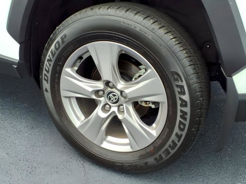 Certified 2025 Toyota RAV4 XLE w/ Convenience Package FWD image 4