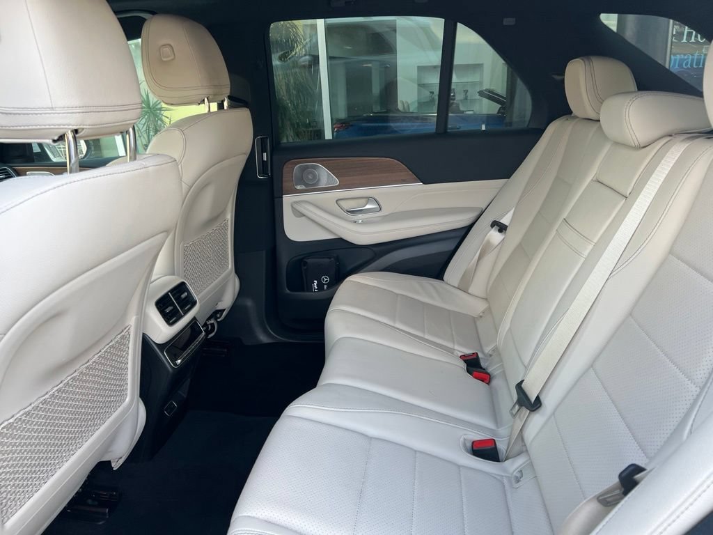Used 2025 Mercedes-Benz GLE 450e 4MATIC w/ Driver Assistance Package image 6