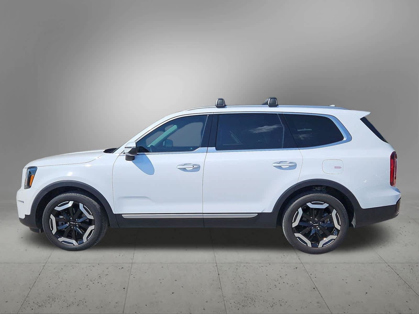 Certified 2024 Kia Telluride S w/ S Sunroof Package FWD image 3