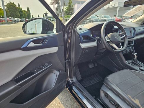 Used 2022 Volkswagen Taos SE image 24