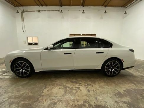 Used 2026 BMW 740i RWD image 2
