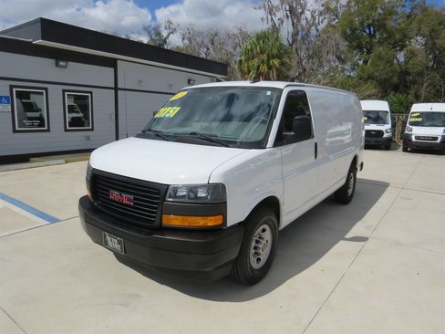 Used 2023 GMC Savana 2500 w/ Driver Convenience Package image 4