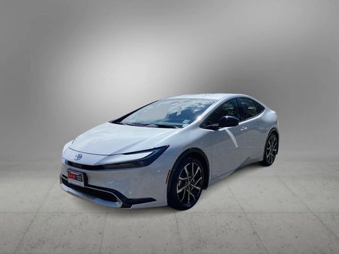 Used 2026 Toyota Prius Plug-In Hybrid FWD image 1