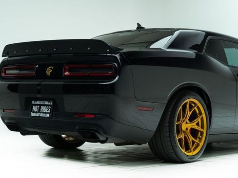 Used 2016 Dodge Challenger SRT Hellcat image 14