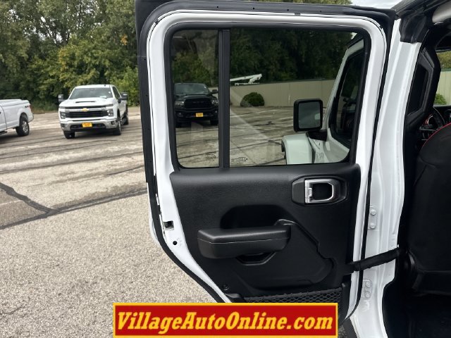 Used 2018 Jeep Wrangler Unlimited Rubicon AWD/4WD image 32