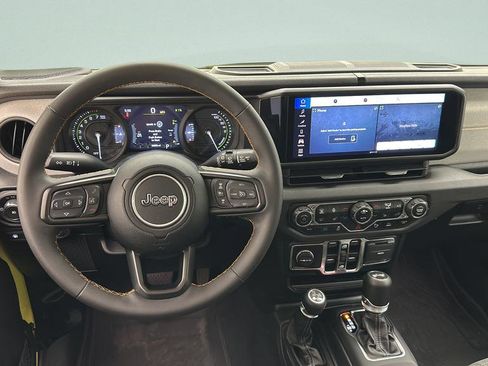 Used 2024 Jeep Wrangler Unlimited w/ Convenience Group AWD/4WD image 11