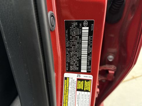 Used 2025 Toyota Camry SE w/ Convenience Package image 11