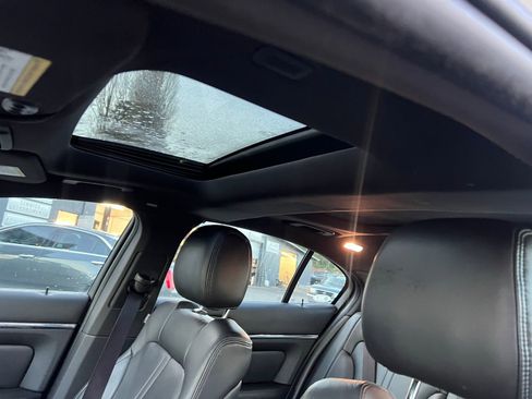 Used 2013 Lincoln MKS AWD image 22