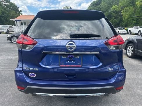 Used 2018 Nissan Rogue SV w/ Premium Package FWD image 6