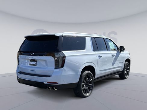 New 2026 Chevrolet Suburban High Country image 7