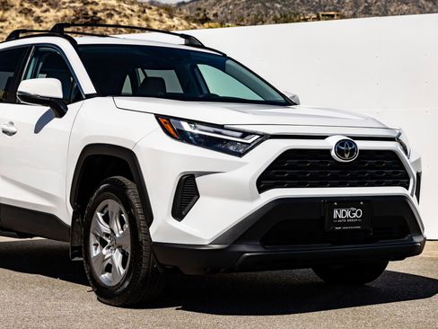 Used 2025 Toyota RAV4 XLE FWD image 6