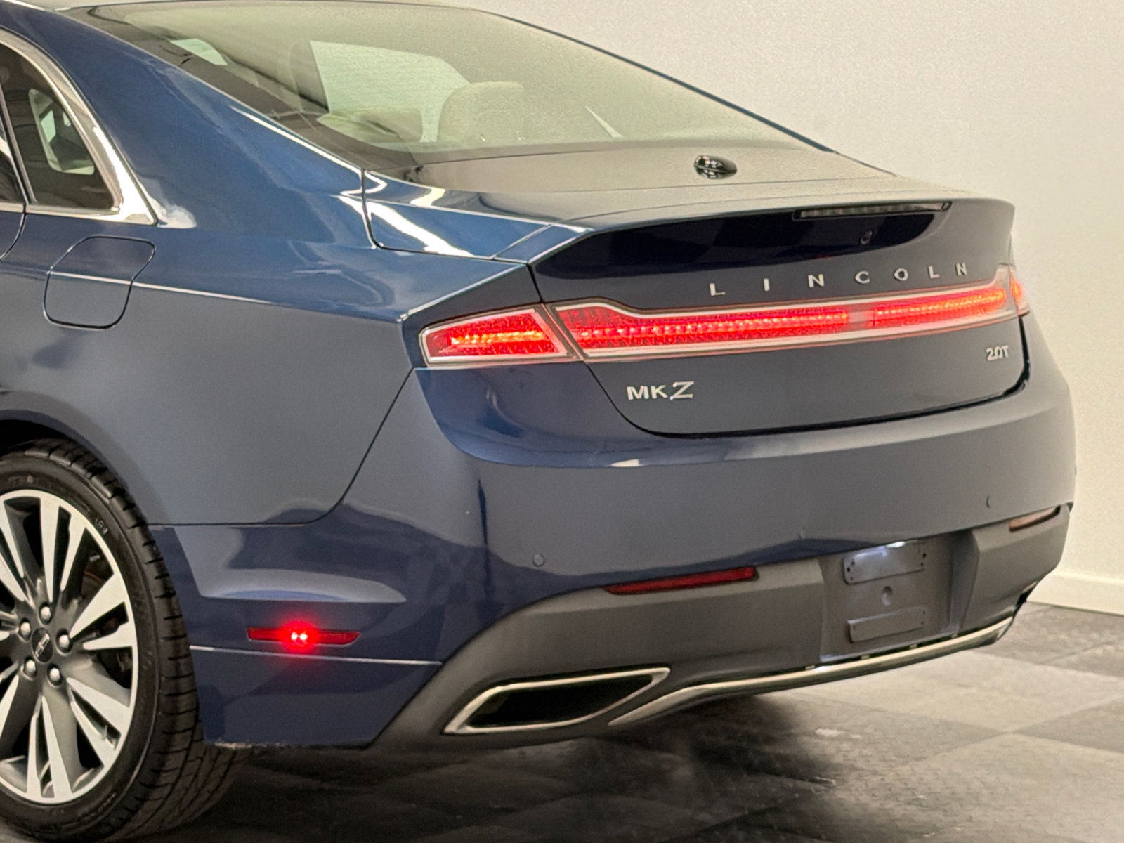 Used 2017 Lincoln MKZ Select w/ Select Plus Package FWD image 7