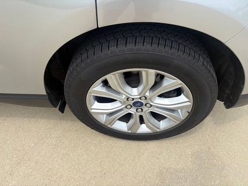 Used 2022 Ford Edge Titanium AWD/4WD image 28