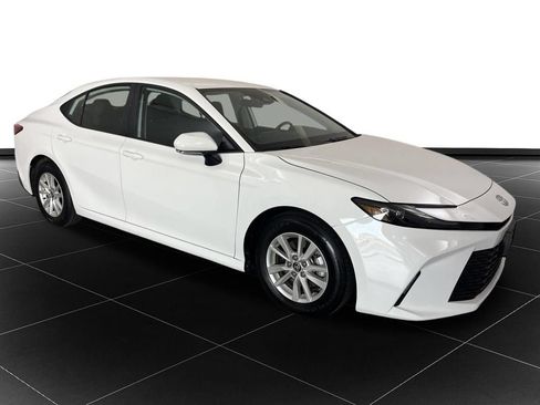 Used 2025 Toyota Camry LE FWD image 7